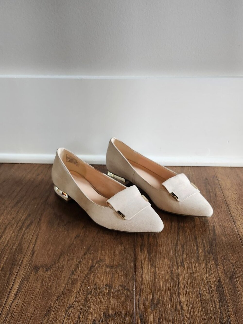 Jones New York Beige Suede Loafers – Size 6, Like New